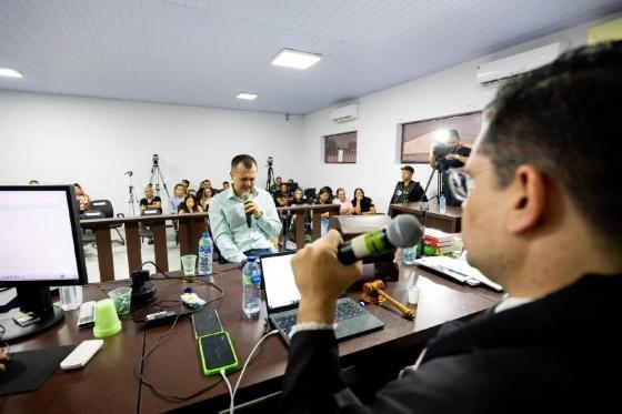 O julgamento ocorreu nesta quinta-feira (18) e durou cerca de oito horas