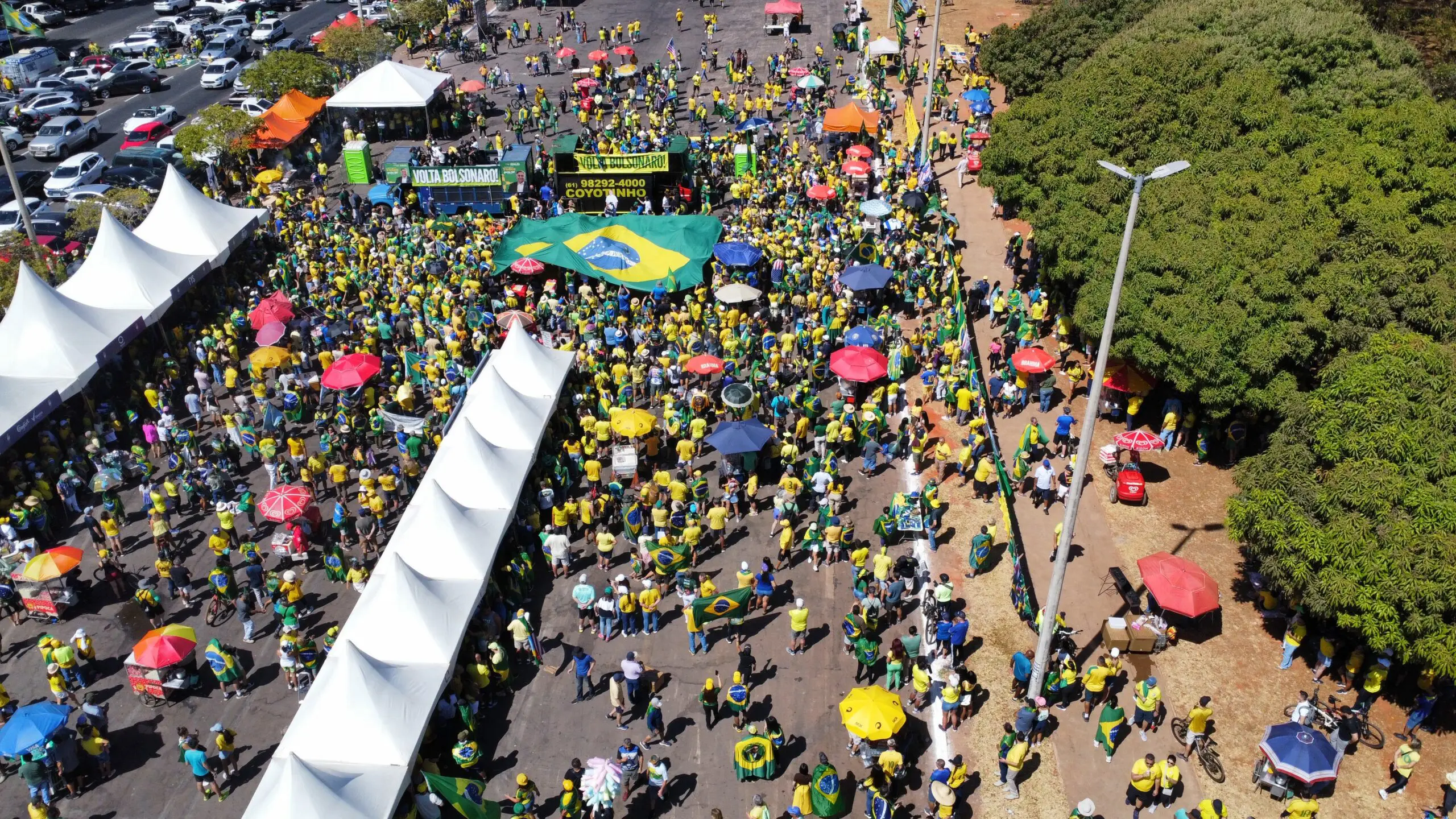 Imagem aérea da manifestação Reaja Brasil, da Direita em Brasília em 7 de setembro de 2025, por volta de 10h30