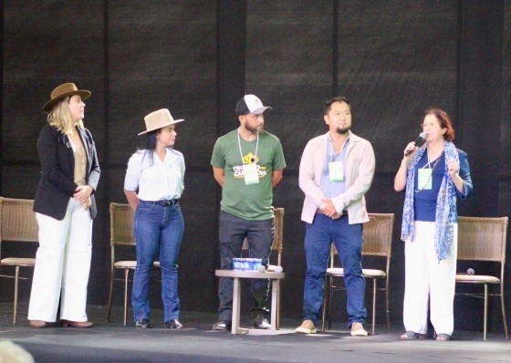 O tema do Hackathon, proposto aos competidores, foca na realidade dos pequenos produtores rurais de Santo Antônio de Leverger, que cultivam milho para silagem e possuem rebanho leiteiro, mas enfrentam grandes desafios por falta de automação, rastreab