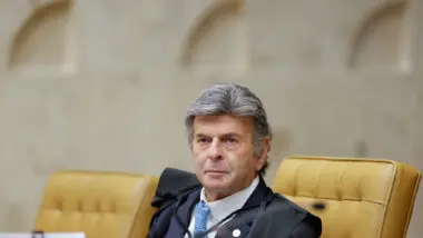 Fux individualiza condutas dos réus no julgamento de Bolsonaro