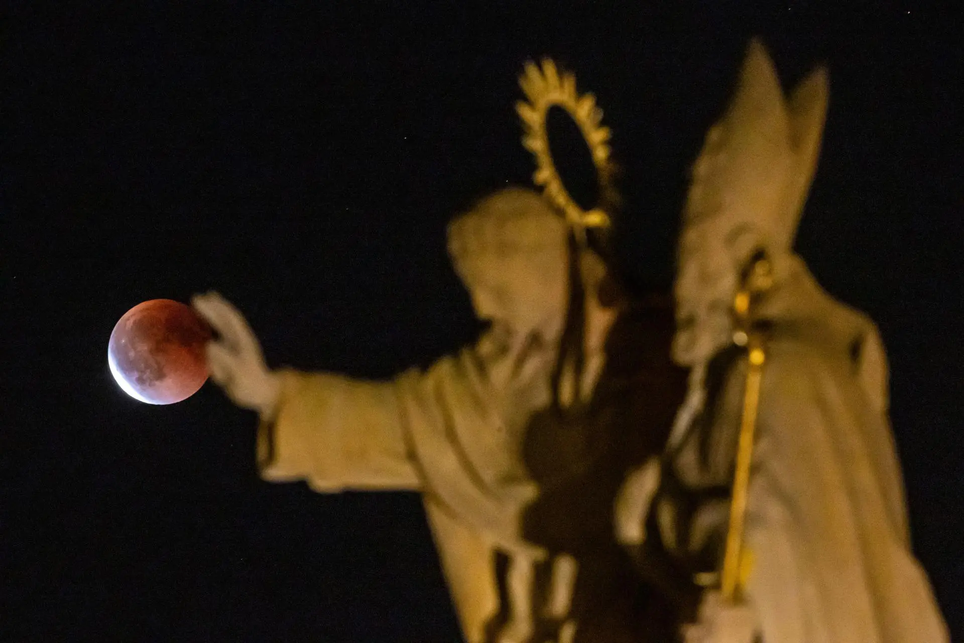 Lua de Sangue, no eclipse lunar total de setembro.