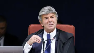 Fux diverge de Moraes e aponta nulidades no julgamento de Bolsonaro e demais réus