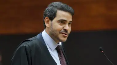 Vantagem estratégica: Jorge Messias, em sustentação-oral no STF. O advogado-geral da União é cotado à vaga de Barroso na Corte, e tem ampliado sua vantagem, especialmente diante da necessidade de Lula de conquistar o eleitorado evangélico.