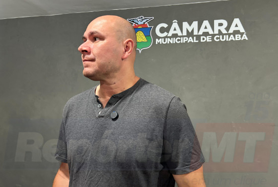 Abilio também relembrou que Emanuel deixou a Prefeitura devendo o pagamento do 13º e do salário de dezembro dos servidores.