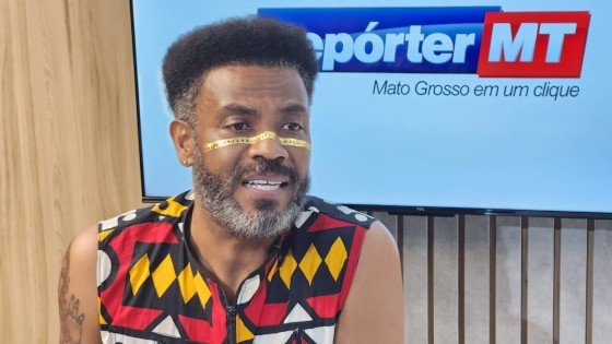 O ator e diretor André D´Lucca transformou seu perfil no Instagram num espaço para a luta antiracista.