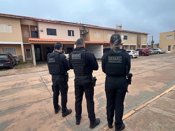 A operação representa a fase conclusiva de uma série de investigações iniciadas em 2023, que revelou uma rede de narcotraficantes atuando na Baixada Cuiabana com ramificações em outros estados