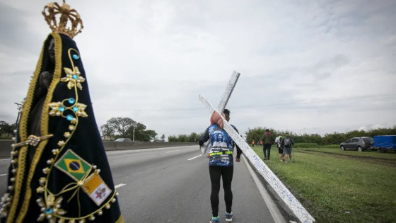 Assaltante levou os pertences e R$ 800 do policial.