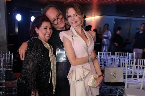 A edição deste ano tem o privilégio de ser abraçada pela embaixadora Virginia Mendes, primeira-dama do Estado de Mato Grosso e um verdadeiro símbolo de empatia, generosidade e ação firme. 