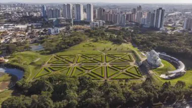 Gestão fiscal: oito anos atrás, Curitiba enfrentava problemas financeiros graves; hoje, está entre as oito capitais brasileiras com nota máxima em liquidez.
