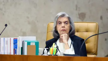 Cármen Lúcia cobra explicações de Lula e Alcolumbre sobre mudanças na Ficha Limpa