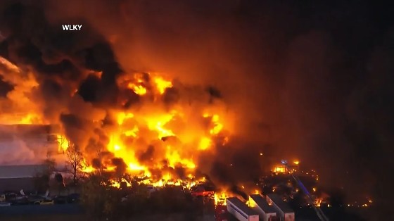 Após queda, avião da UPS explodiu perto do aeroporto