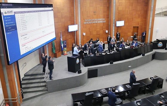 Projeto que reajusta salários dos servidores do Judiciário foi aprovado na ALMT