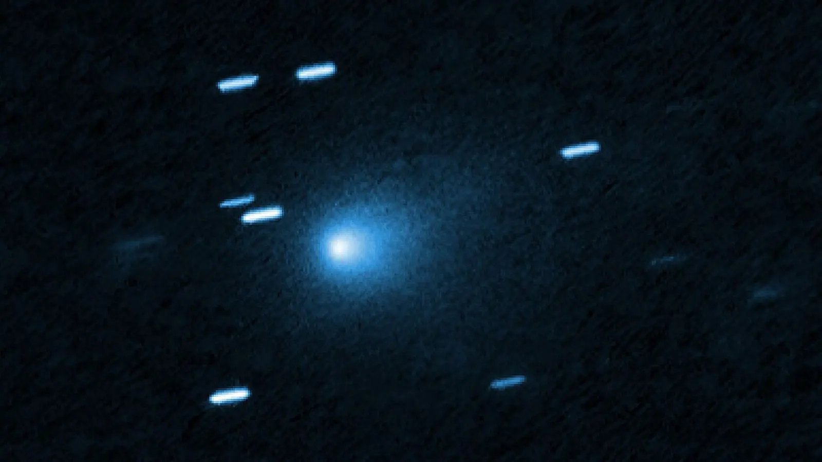 Cometa interestelar 3I/Atlas na cor azul.