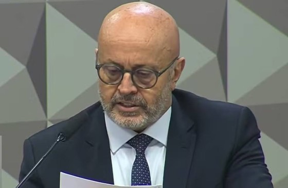 Careca do INSS usou a Land Rover de um amigo para pagar os honorários do advogado Cleber Lopes,