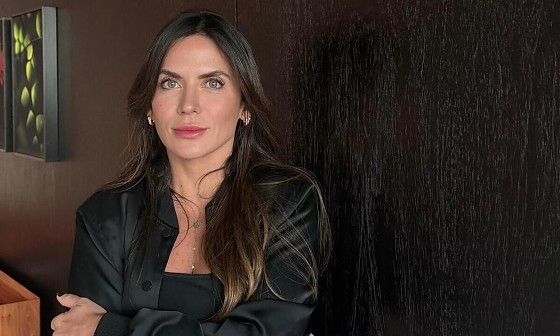 A autora é Juliana Sícoli, artista visual e pesquisadora de psicanálise e psicologia do feminino - contato@julianasicoli.com