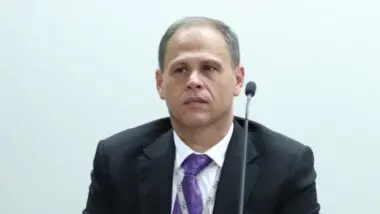 Admissibilidade: Eduardo Tagliaferro, durante reunião entre TSE e plataformas digitais. O STF julga hoje se torna Tagliaferro réu por suposta violação de sigilo funcional.