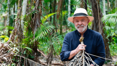 Contradições do governo Lula, ausência de líderes e problemas locais levam descrédito à COP