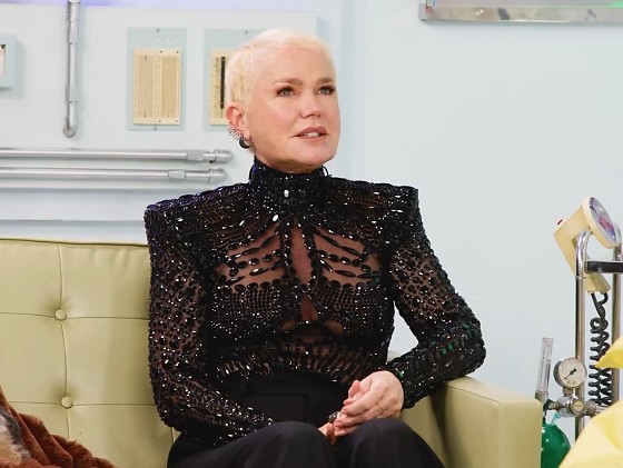 Xuxa apresentou recuperação satisfatória, preservação da mobilidade e controle total da dor