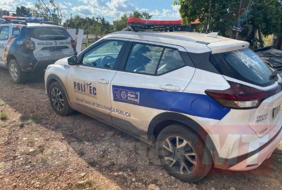 No local, os policiais constataram que o homem já estava morto