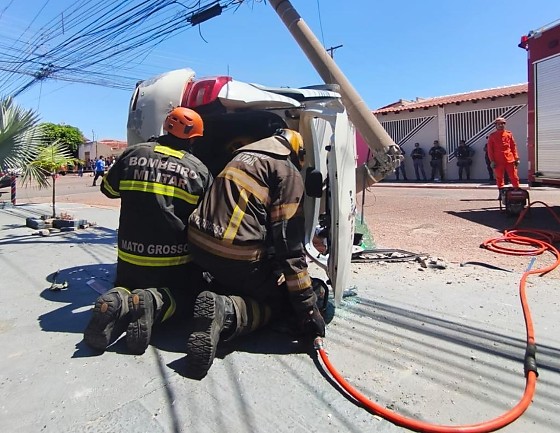 O Corpo de Bombeiros reforça que a adoção de práticas de direção defensiva é essencial para prevenir acidentes de trânsito. 
