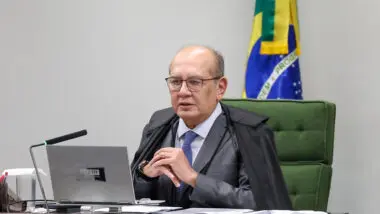 Decisão de Gilmar Mendes retira do cidadão direito de pedir impeachment de membros do Judiciário e do PGR.