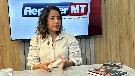 Elaine Siqueira é servidora pública há mais de 26 anos, advogada e especialista em Regime Próprio de Previdência Social (RPPS).