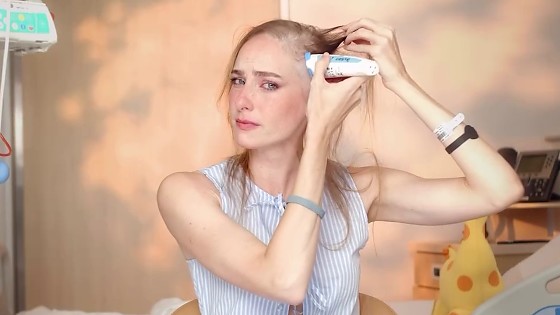 Segundo a atriz, tudo começou com uma tosse persistente, que não lhe causava grande preocupação.