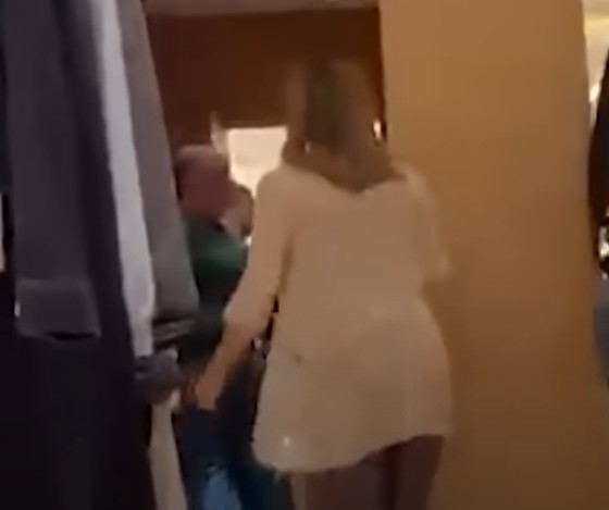 A senadora foi flagrada fazendo compras ao lado do lobista Silvio Assis