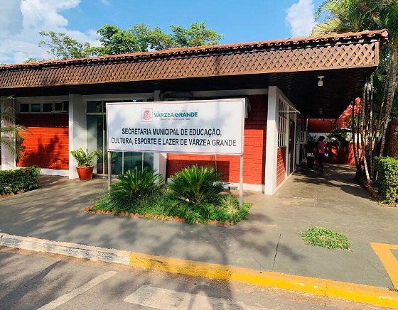 A Secretaria resolve “tornar sem efeito a publicação das férias coletivas