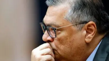 Flávio Dinosuspende "jabuti"