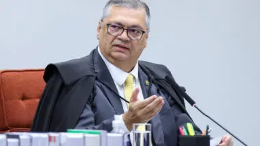 Dino manda PF investigar R$ 72 milhões em emendas Pix