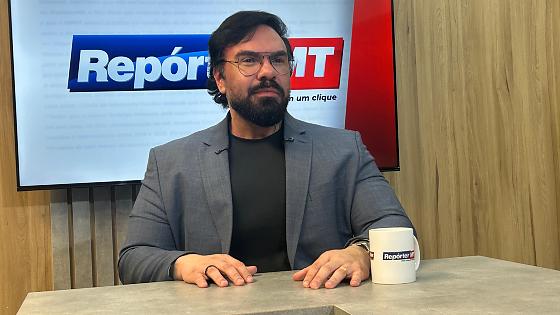 O especialista explica que o consumo desse tipo de lanche durante as refeições contribui para aumentar a saciedade e diminuir exageros ao longo do dia.