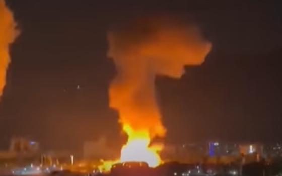 Segundo Trump, o governo norte-americano atacou a capital da Venezuela, Caracas.