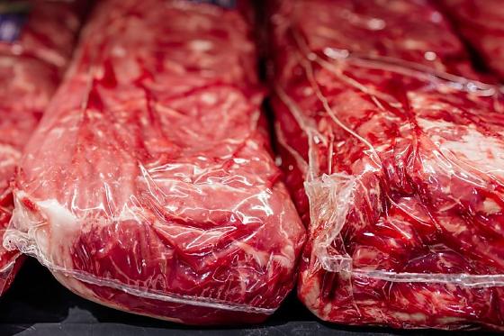 China anunciou limites de importação para carne bovina acima dos quais haverá tarifas extras a partir de hoje (1º).