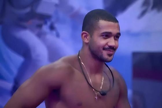 Dentro da casa, a atitude de Matheus foi criticada por Marcelo Alves após a última festa do BBB 26, na madrugada dessa quinta-feira (22/1).