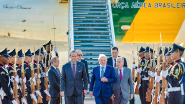 Presidente brasileiro chega ao Panamá para encontro considerado "Davos da América Latina"