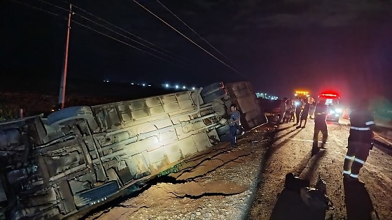 Apesar do acidente, não houve obstrução da pista e o tráfego segue normalizado no trecho.