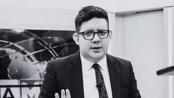 Em dezembro de 2025, Erlan passou mal ao vivo durante o programa que apresentava em uma emissora no Amapá.