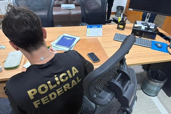 Nesta fase da operação, os policiais cumprem quatro mandados de busca e apreensão no Rio de Janeiro