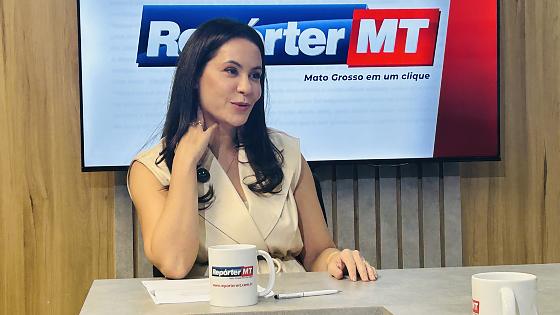 Em entrevista ao RepórterMT, a especialista explica que a mistura dos dois alimentos, aplicada no rosto uma vez por semana, auxilia na hidratação da pele.