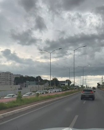 Imagens feitas pelo RepórterMT registraram parte da operação e o congestionamento causado pela ação.