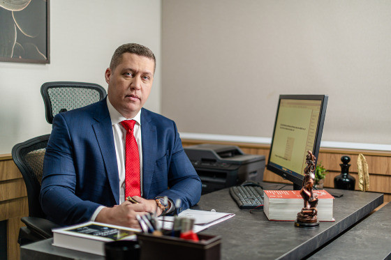 Gilberto Gomes da Silva é advogado, especialista em Direito Civil e Processual Civil, com MBA em Direito Empresarial pela Fundação Getúlio Vargas (FGV).