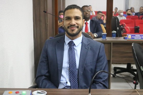 Ícaro foi nomeado em cargo comissionado DNS-02, com salário de R$ 6.500,00 e verba indenizatória de R$ 2.500,00.