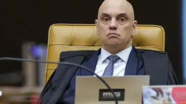 Moraes anula sindicância do CFM sobre Bolsonaro e manda PF apurar “conduta ilegal”