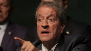 Moraes nega pedido de Bolsonaro para receber visita de Valdemar