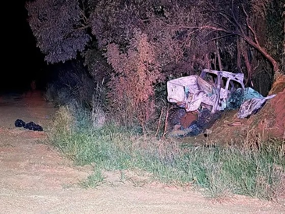 PM encontrou a Amarok queimada, sem chamas ativas