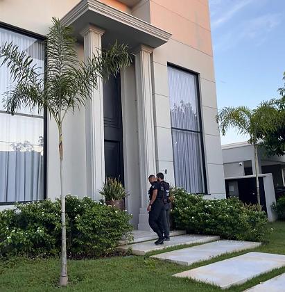 Os mandados judiciais estão sendo cumpridos nas cidades de Cuiabá, além de Aparecida de Goiânia e Morrinhos, ambas no estado de Goiás, e conta com apoio da Polícia Civil do Estado de Goiás (PCGO)
