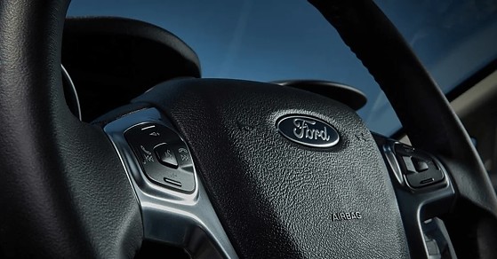 Mesmo levando o carro diversas vezes para conserto na concessionária Saga, em Várzea Grande, os problemas mecânicos persistiam