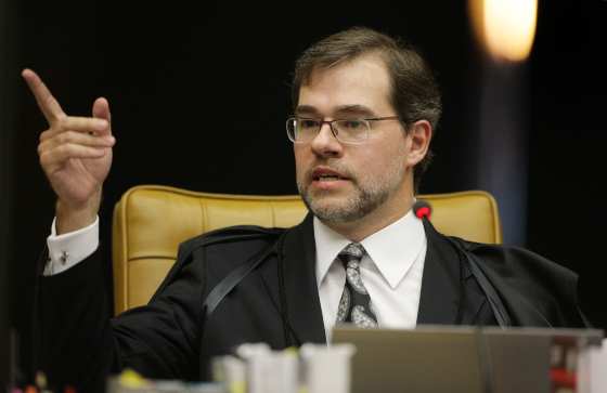 A decisão ocorreu nesta quinta-feira (12), após a divulgação de um relatório da Polícia Federal 