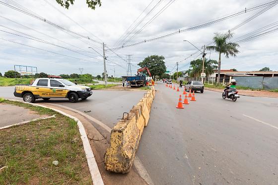 Canteiro da Avenida das Torres é interditado para minimizar acidentes